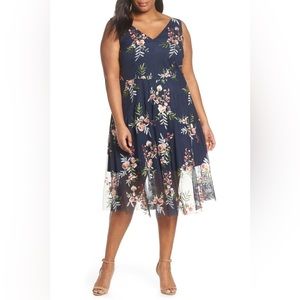 Like New Navy Mesh floral embroidered dress Vince Camuto size 22w